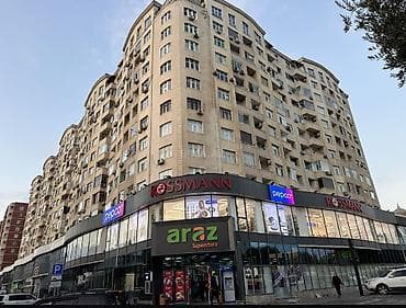 cılcıraq mağazaları: Yasamalda, Araz Superstore və Rossmann olan kompleksdə yerləşən — 1