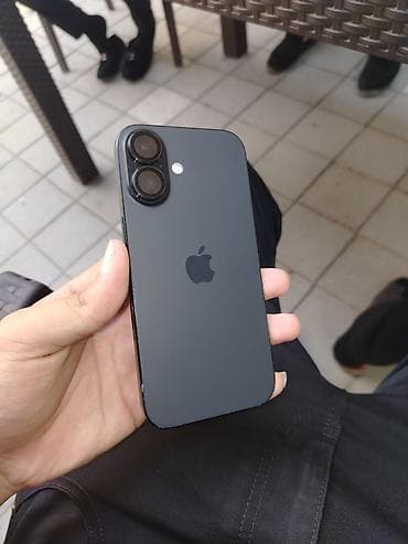 iphonu: IPhone 16, 128 GB, Black Titanium — 1