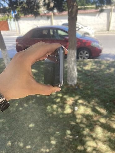 Мобильные телефоны и аксессуары: IPhone 11, 128 ГБ, Черный, Гарантия, Беспроводная зарядка, Face ID — 7