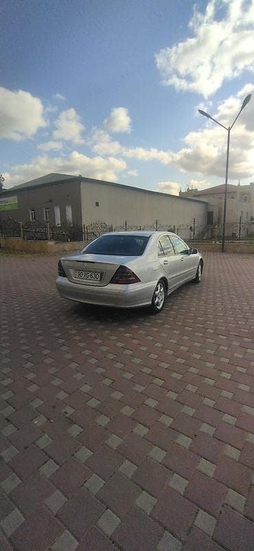 Nəqliyyat: Mercedes-Benz C-Class: 2.7 l | 2002 il Sedan — 4