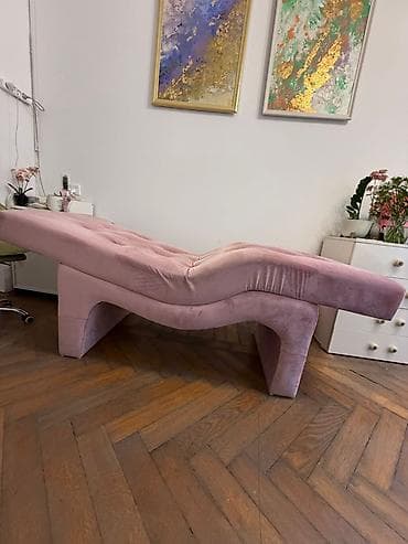 relax mebel: Qızılı düymələrlə bəzədilmiş, pastel-çəhrayı rəngli, dalğalı formaya — 2