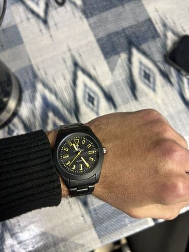 Qol saatı, rəng - Qara