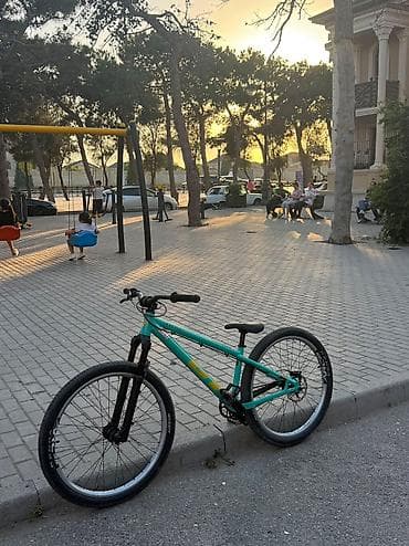 vesebed: GT La Bomba (dirt jump) velosipedi - Ölçü: 26" - Rəng: firuzə — 3