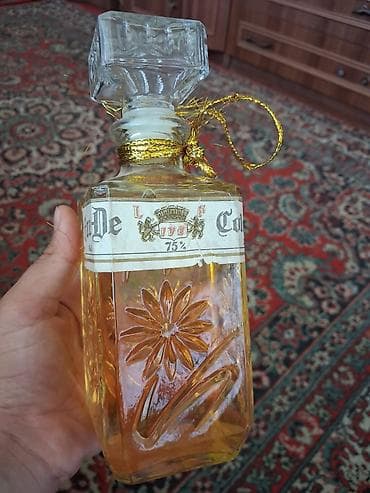 toy dekoru: Klassik “Eau de Cologne” şüşə flakon - Şüşə qab: qalın, kəsimli — 1