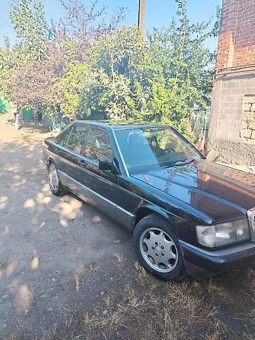 w124 karobka: Mercedes-Benz 190: 2 l | 1990 il Sedan — 3