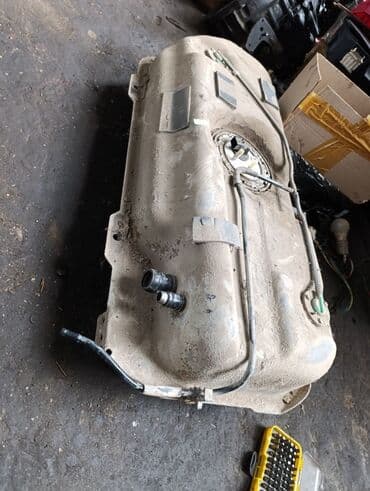 İşıqlandırma sistemləri: Məhsul: Avtomobil üçün yanacaq çəni (benzin/dizel üçün) Təsvir: - — 3