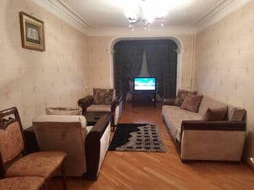 məhəmmədi kirayə: Qaraev metrosunun yaxınlığında 5 mertebeli binanın 3-cu mərtəbəsində — 6