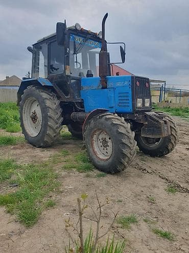 Сельско-хозяйственное оборудование: Belarus 892 təkərli traktor Texniki xüsusiyyətlər və komplektasiya: - — 2