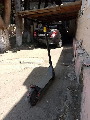 mi skuter: Bu tünd boz elektrik skuter şəhər gəzintiləri və qısa məsafələr üçün — 2