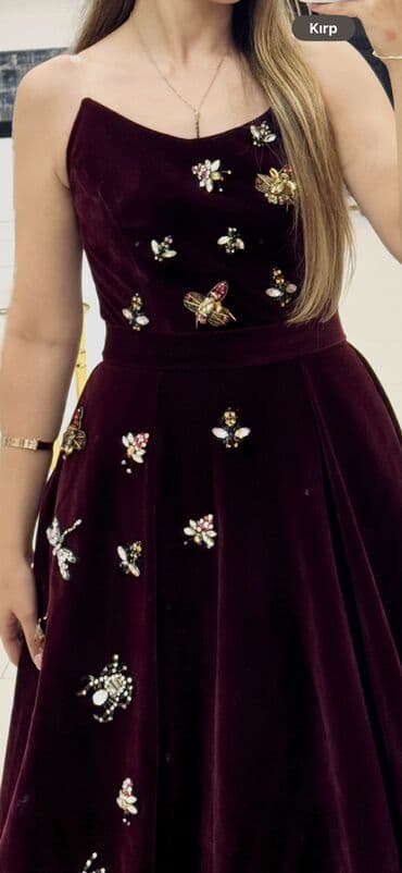 atlas parcadan donlar: Bordo rəngdə, məxməri parçaladan gecə/libas. Nazik askılı, yuxarı — 3