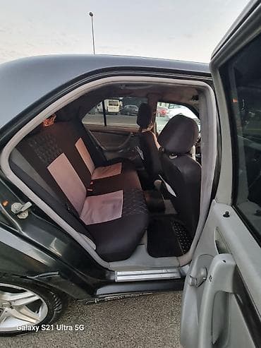 1994 bmw 320: Mercedes-Benz C-Class: 2.2 l | 2000 il Sedan — 8