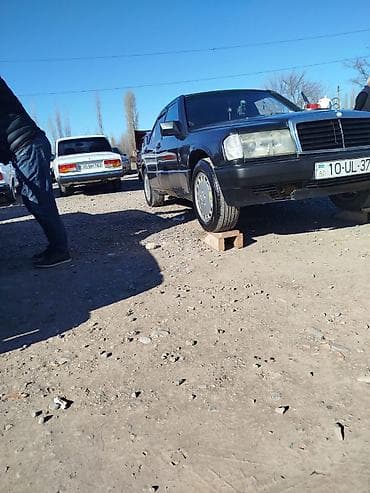 mersedes sükanı: Mercedes-Benz 190 (W201): 2 l | 1990 il Sedan — 2