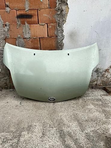 opel astra kapot: Toyota kapotu - Modell: Toyota (emblemi üzərində). Yüksək ehtimalla — 1