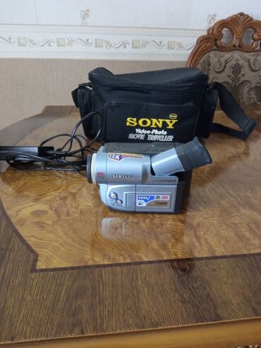 ikinci əl telfon: Videokamera 
Samsung — 3