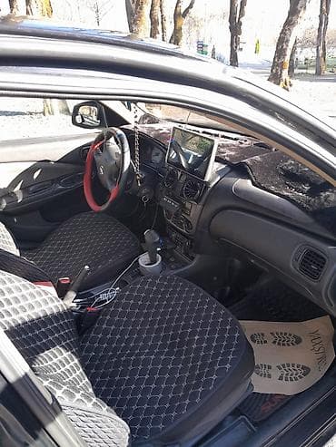 kredit disk: Nissan Sunny sedan – qara rəng, 4 qapı, ön-çəkiş. Xüsusiyyətlər: - — 9