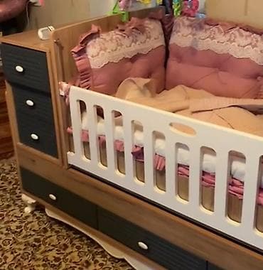 Oğlan və qız üçün, İşlənmiş, Dördbucaq, Beşik, Dəst ilə, Matras ilə, Yellənmə mexanizm ilə