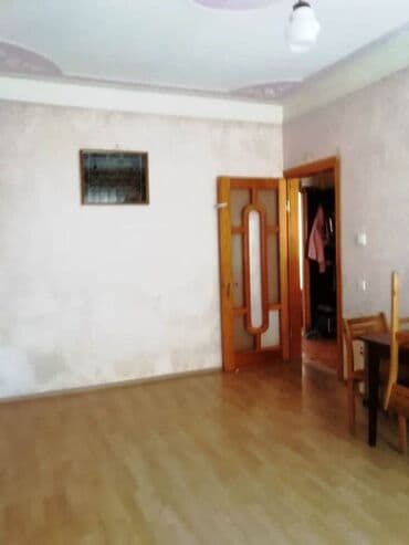 9 ci mikrorayon satilan evler: Bakı, 9-cu mikrorayon, 4 otaqlı, Köhnə tikili, 110 kv. m — 1