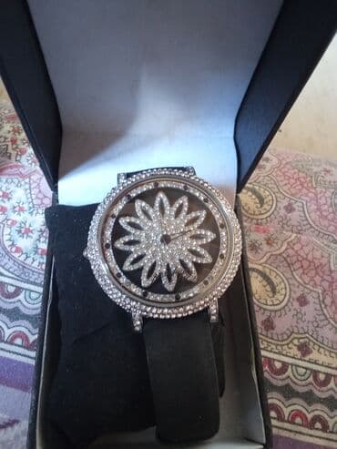 zümrüd qaşlı üzüklər: Yeni, Qol saatı, rəng - Qara — 1