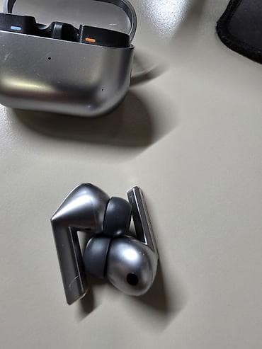 mikrafon kalonka: Samsung Buds 3 Pro Bluetooth qulaqlıq – şarj qutusu ilə - Rəng — 3