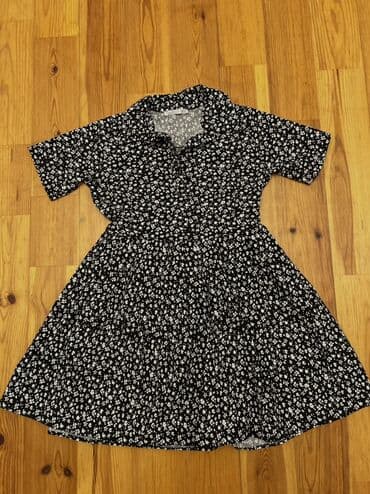 Qara rəngdə, ağ xırda çiçək naxışlı qadın donu. - Model: qısaqol, dizə lalafo.az -da Qara rəngdə, ağ xırda çiçək naxışlı qadın donu. - Model: qısaqol, dizə