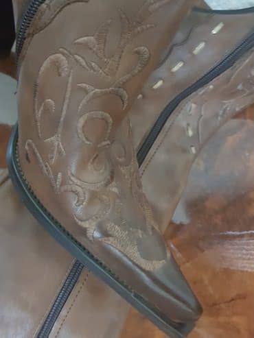 kişi üçün dezert çəkmələr: Cekme,tezedir.37-razmer,Dubaydan hediyye alinib,bahali cekmedi.,yuxari — 2