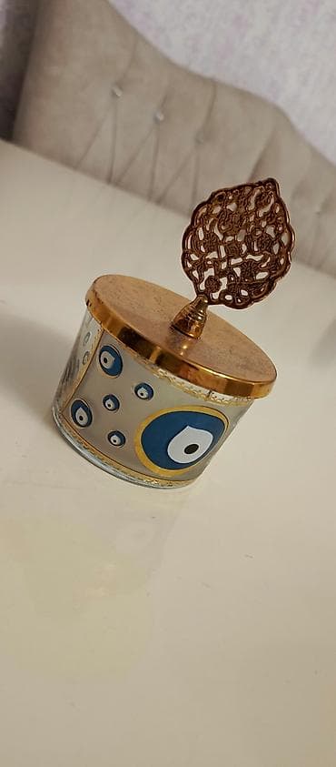 Şüşə qapaqlı dekorativ qab – “nazar boncuğu” naxışlı - Material