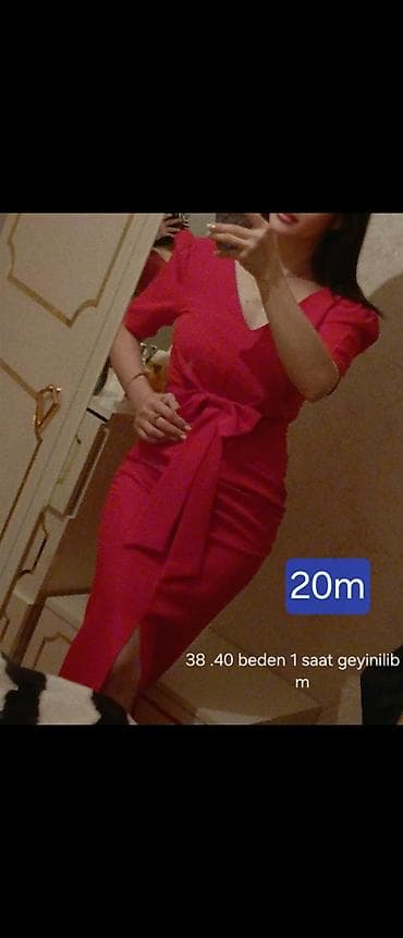 saat sekli: Qırmızı rəngdə elegant qadın paltarı - Model: V-yaxa, qısa qol, beldə — 1