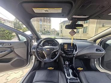 chevrolet salon: Chevrolet Cruze Hatchback (ağ rəng) - Kuzov: 5 qapılı hatchback — 9