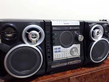 Musiqi mərkəzləri: 3800 W Güclü səs sistemi . 2 Basoviki və 2 Səs Kalonkaları Aux