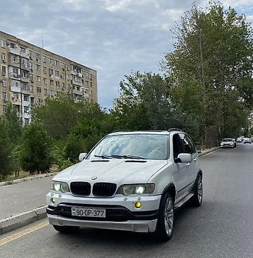 4 teker: BMW X5: 4.4 l | 2000 il Ofrouder/SUV — 1
