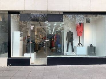 mingecevir obyekt: 28 may metrosunun yaxınlığında yol kənarı ticarət mərkəzinin içində — 1