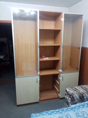 ВАЗ (ЛАДА): Стеклянная витрина-шкаф — 3