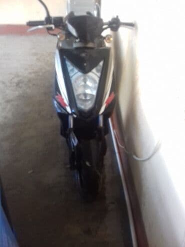 ceşqa fara: Kymco skuter - Korpus rəngi: qara, gümüşü detallarla - Kuzov tipi — 1