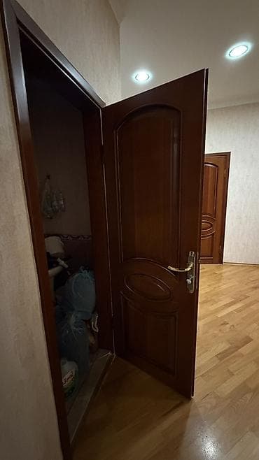 seyf qapi: Temiz taxta qapi
En 80 uz 206


1ed 150m
5eded taxta qapi var — 5