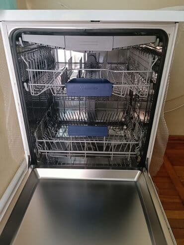 siemens a 52: Qabyuyan maşın Siemens, Tam qabaritli (60 sm.), Ayrıca dayanan, İşlənmiş — 1