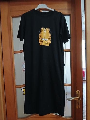 Qara rəngli əla vəziyyətdə uzun t-shirt/kofta-kleid. Ön hissədə — 2