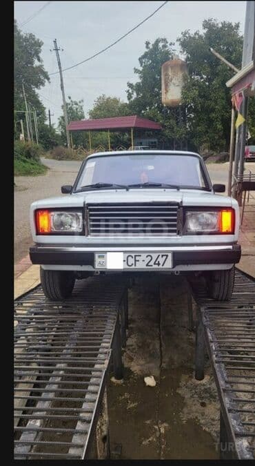 masin ucun qosqu: Model: Lada vaz (VAZ 2107) Kuzov: sedan, 4 qapı Rəng: ağ Yanacaq — 1