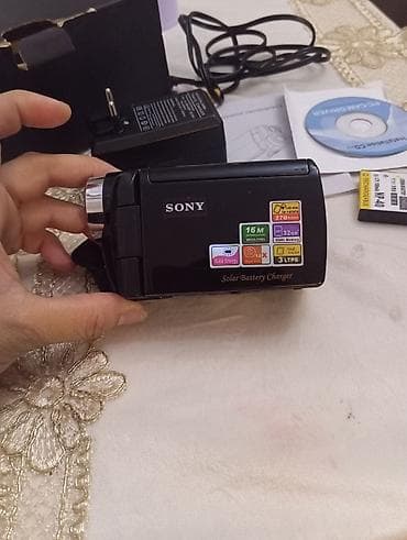 Sony rəqəmsal videokamera Xüsusiyyətlər: - 16 MP foto çəkmə imkanı -