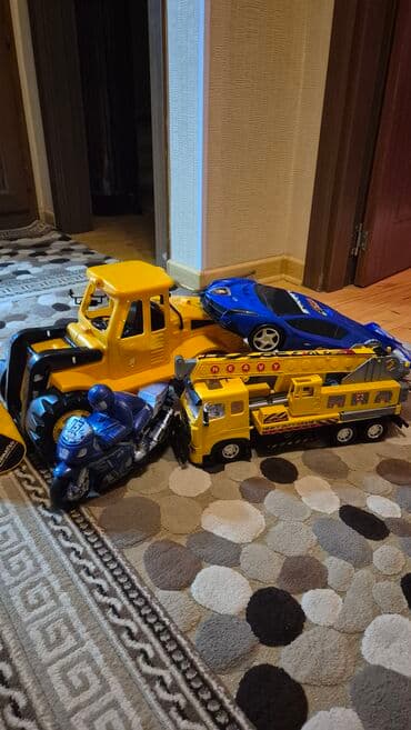 22 manat hamısının birgə qiymətidir,hamısı böyük ölçüdür