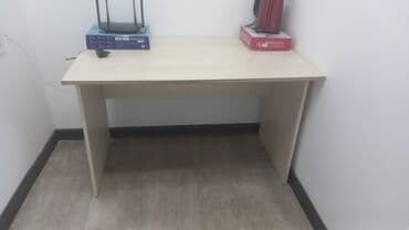 2 nəfərlik yazı masası: Ofis mebelləri dəsti Tərkib: - Direktor masası: qara rəngdə, geniş iş — 3