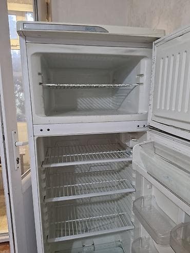 İşlənmiş 2 qapılı Stinol Soyuducu Satılır, rəng - Ağ, Təkərli