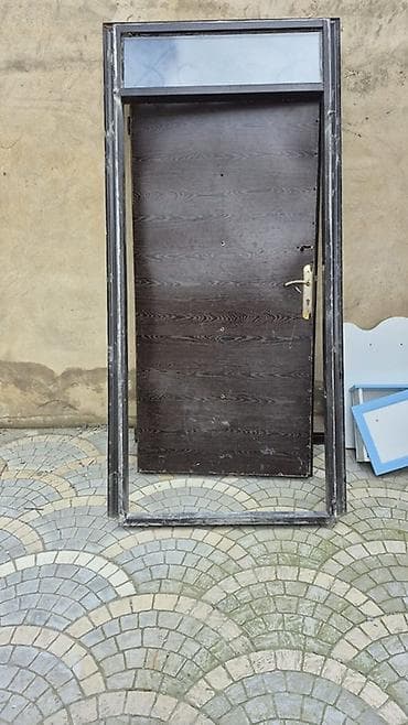 tek kıravat: Dəmir giriş qapısı – üst transomlu model - Material: tam metal — 2