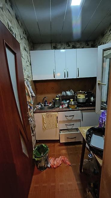 2 otaq: 2 otaqlı həyət evi satılır! Xüsusiyyətlər: - 2 ayrı otaq - Təbii — 8