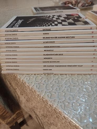 xalca uzlukləri: 6 KITAB -24 MANAT Kitabların hər biri əla vəziyyətdədir, yeni alınmış — 2