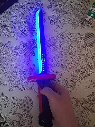 dest geyimler: LED işıqlı oyunca qılınc - Çoxrəngli işıqlanma: qırmızı, mavi, yaşıl — 10