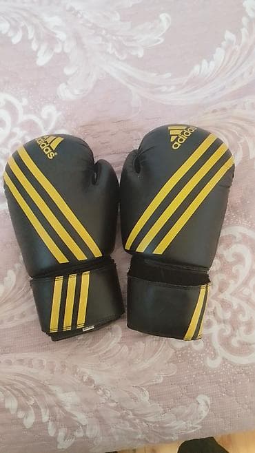Adidas boks əlcəkləri - Rəng: qara, sarı zolaqlı klassik Adidas