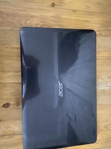Acer noutbuk Xüsusiyyətlər: - Ekran: 15.6" (LED), veb-kamera yuxarı