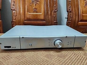 REGA Mira 3 inteqrə olunmuş stereo gücləndirici - İngiltərədə