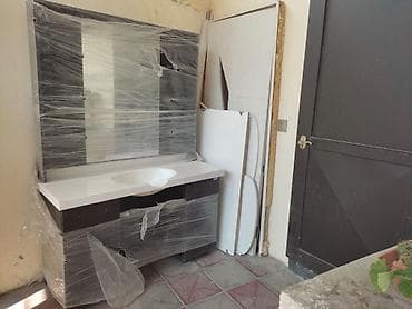 divar skaflari: Bərbər moykası – lavabo masası və böyük güzgülü asma dolab - Üst — 2