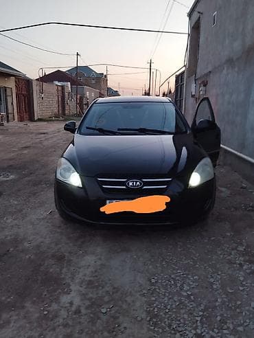 turbo az panorama: Kia Cee’d – hetçbek, qara rəng. - Sürətlər qutusu: mexaniki - Kuzov: 5 — 2